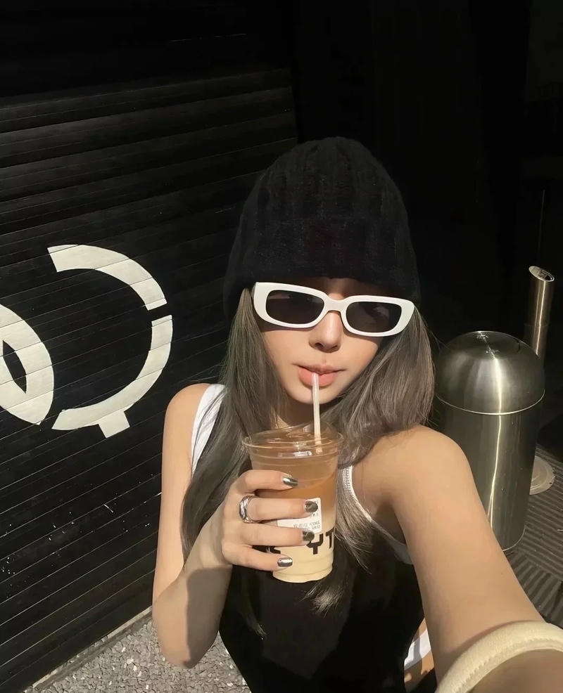 Ánh mắt kiêu kỳ thể hiện vibe bad girl cá tính