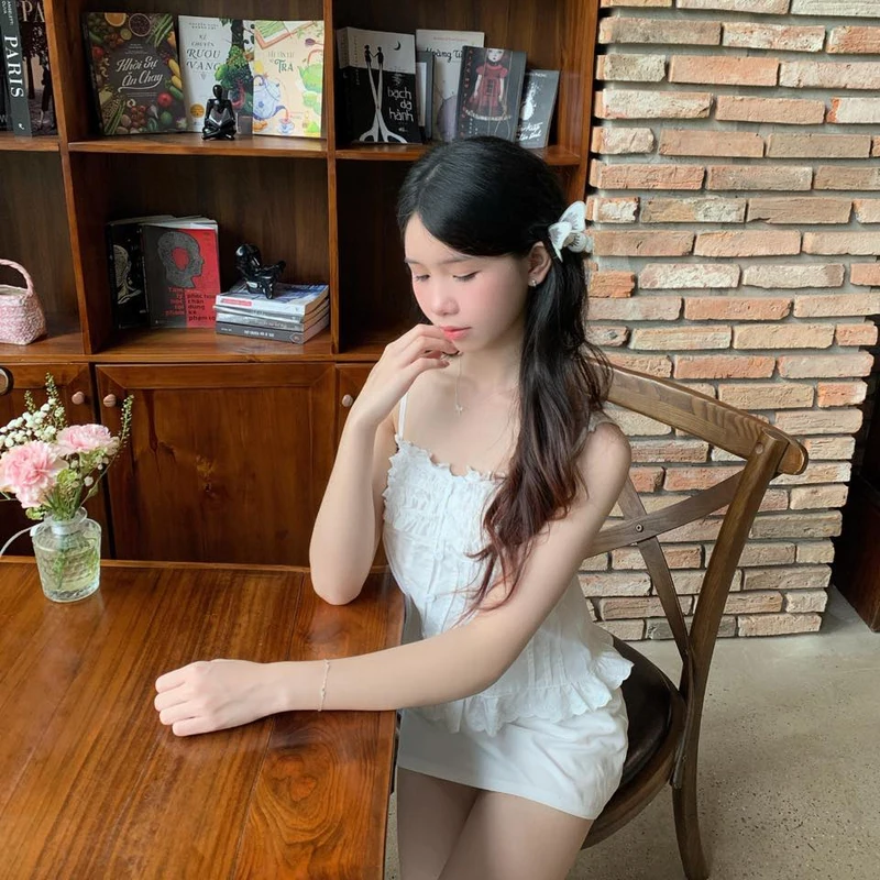 Bức ảnh gái 2k6 hở hang đầy sức hút quyến rũ