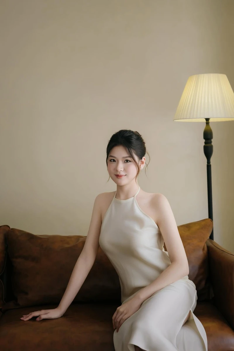 Cô gái sinh năm 2004 với vẻ đẹp trong sáng