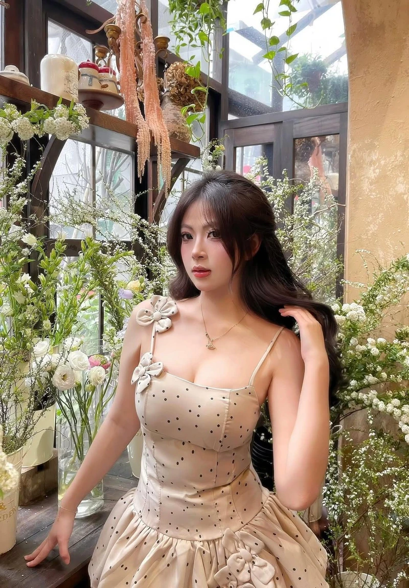 Gái xinh 2k4 quyến rũ với phong cách nổi bật