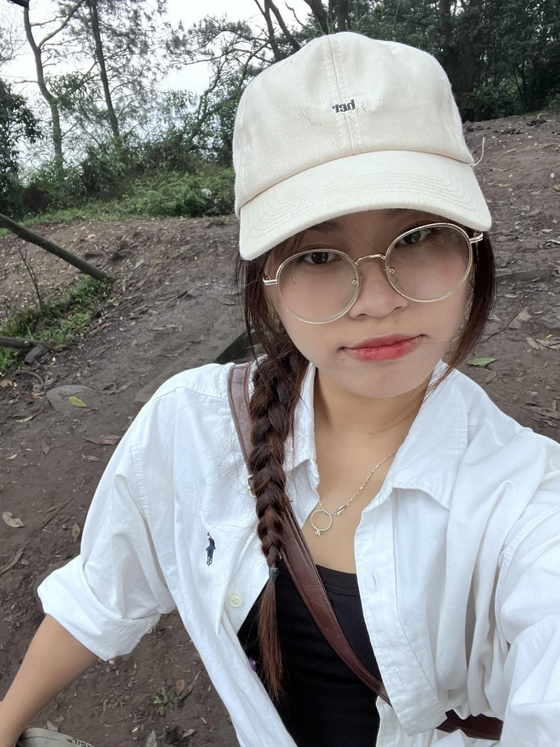 Gái xinh 2k5 với phong cách đời thường tự nhiên