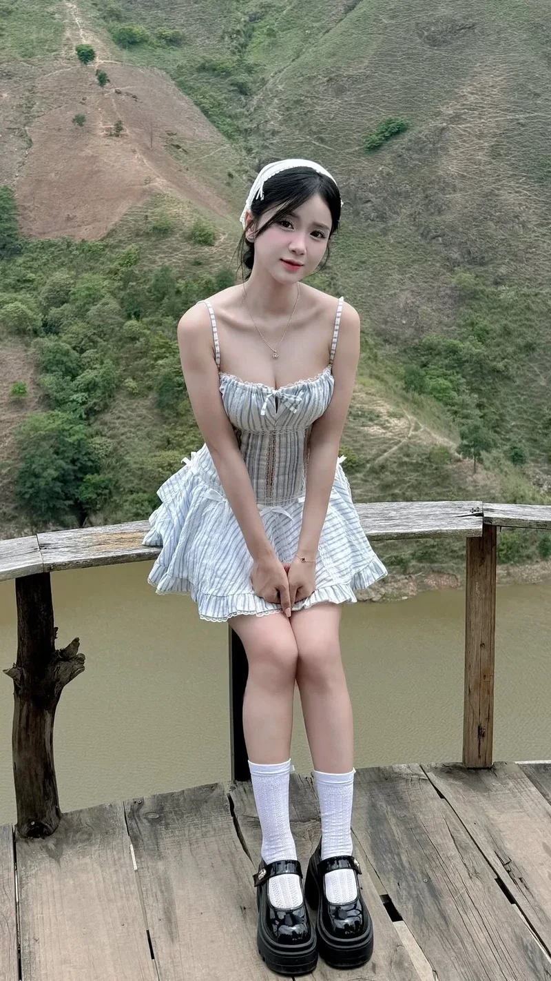 Gái xinh dáng chuẩn với vibe năng động trẻ