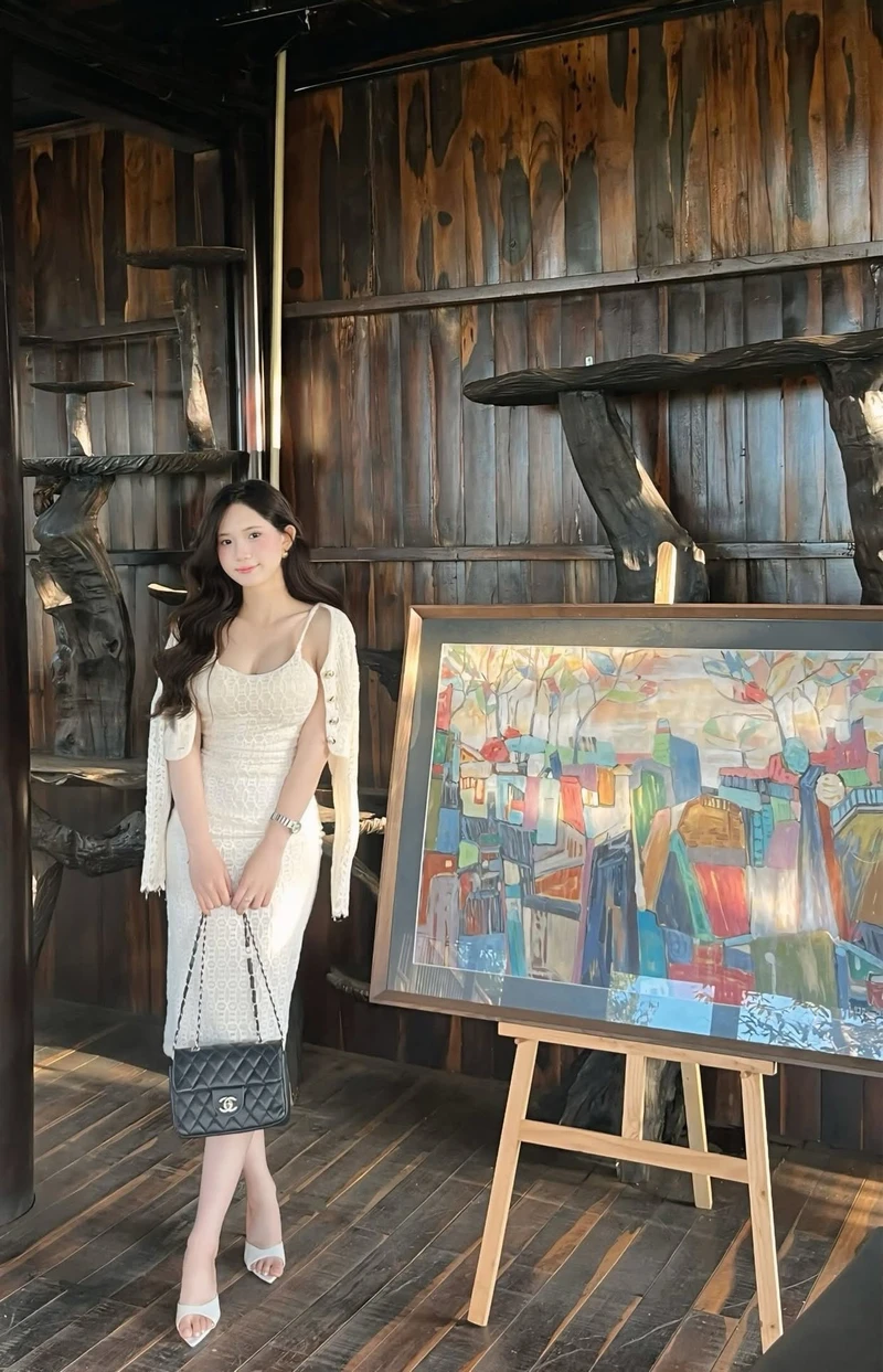 Gái xinh năng động với phong cách trẻ trung