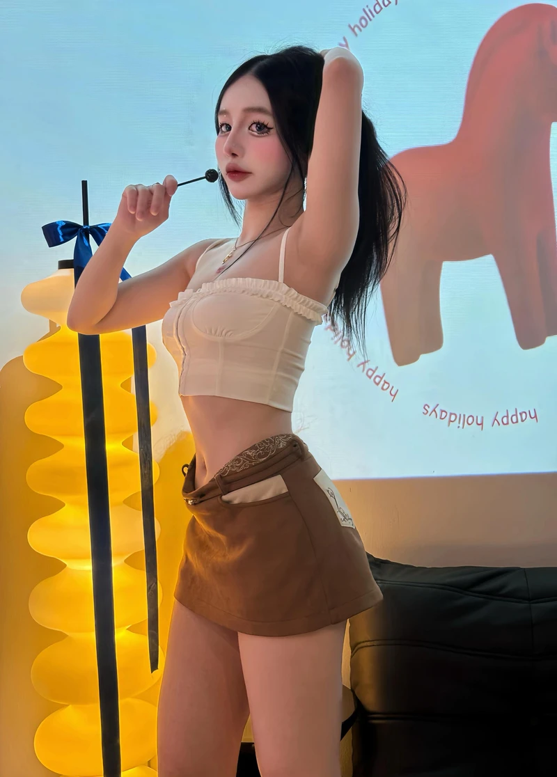 Hình Tiffany Thư sexy dâm đãng gợi tình