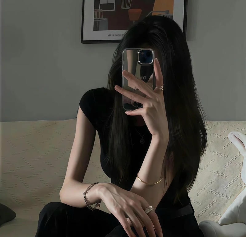 Hình ảnh bad girl ánh nhìn lạnh đầy cuốn hút