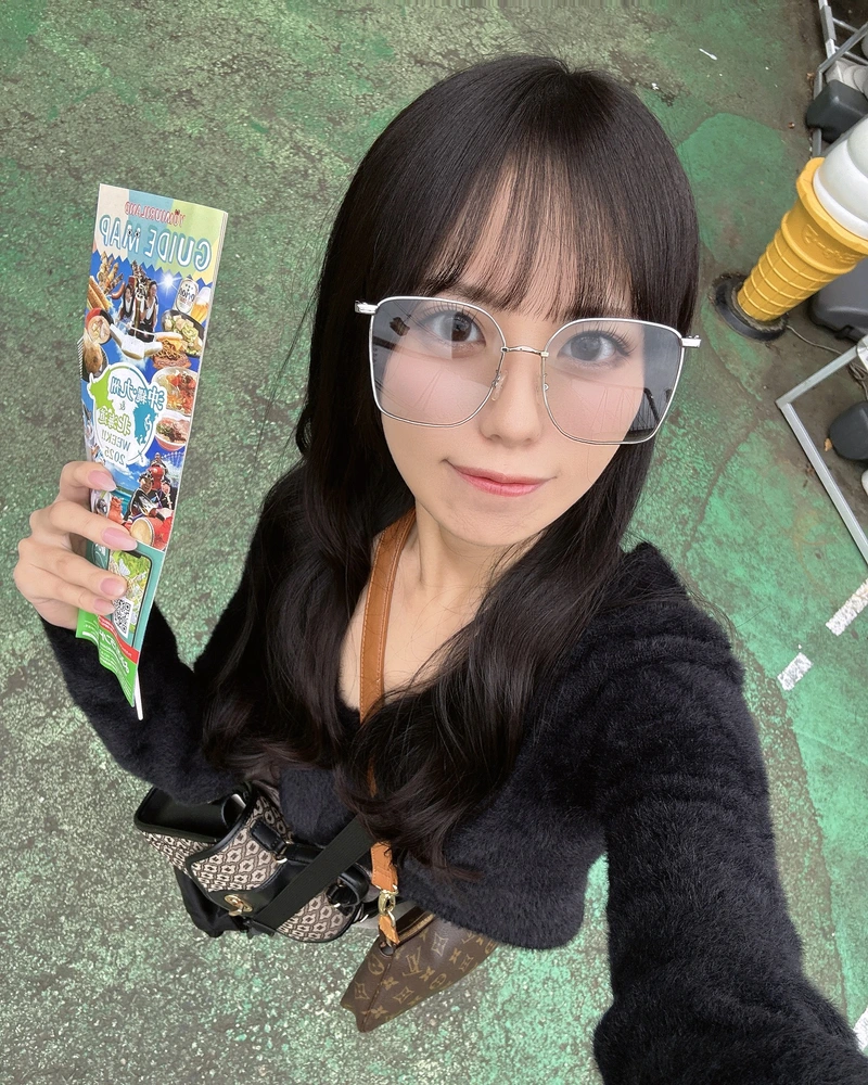 Hình ảnh gravure idol Airi Nagisa mặc bikini ngoài biển đẹp