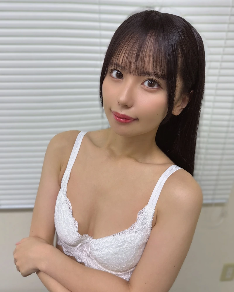 Hình ảnh mỹ nữ Nhật Airi Nagisa diện đồ bơi phong cách hiện đại