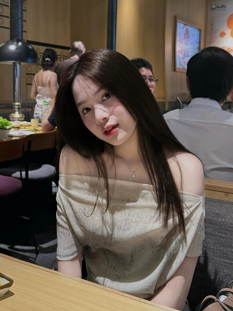 Hotgirl dễ thương với phong cách cá tính nổi bật