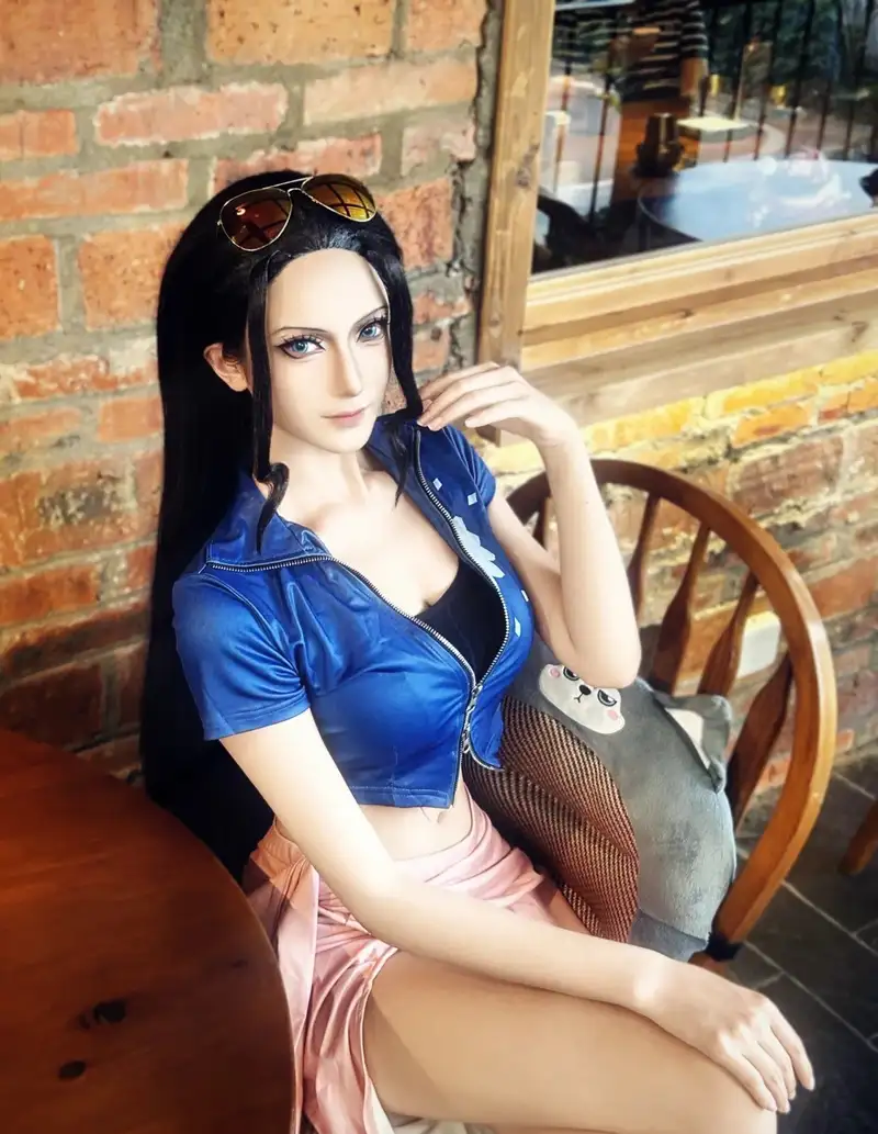 ảnh nico robin cosplay cực kỳ cuốn hút
