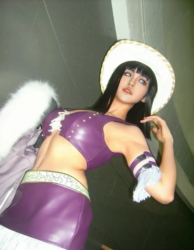 ảnh nico robin cosplay nghệ thuật