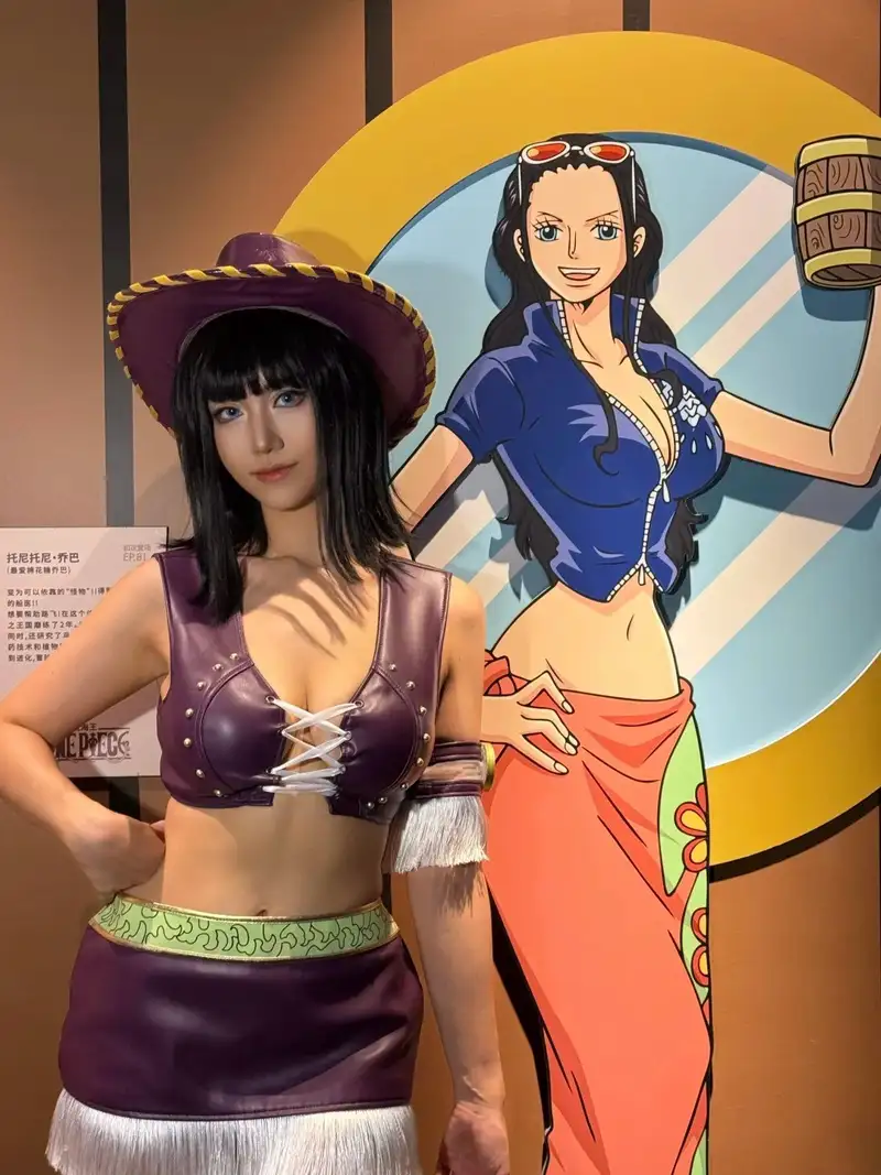 ảnh nico robin cosplay phong cách cuốn hút