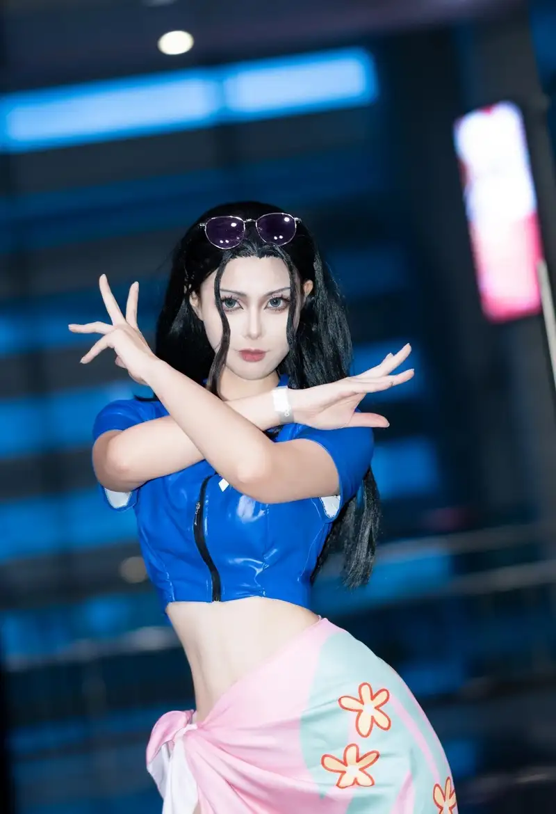 ảnh nico robin cosplay thần thái đẹp