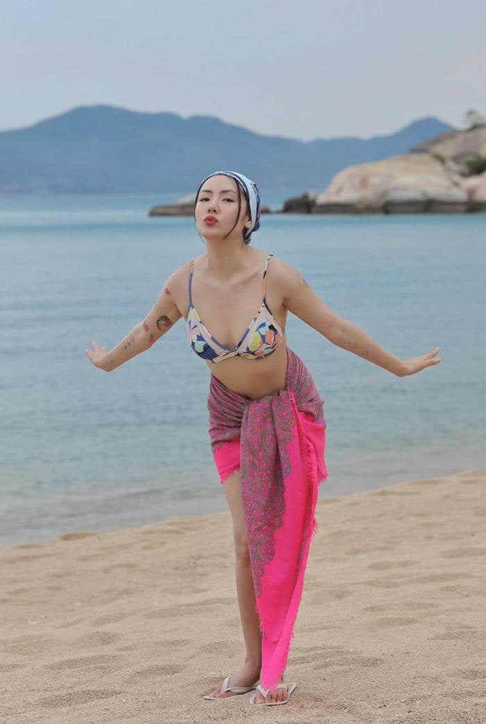 ảnh phương linh bikini phong thái nổi bật
