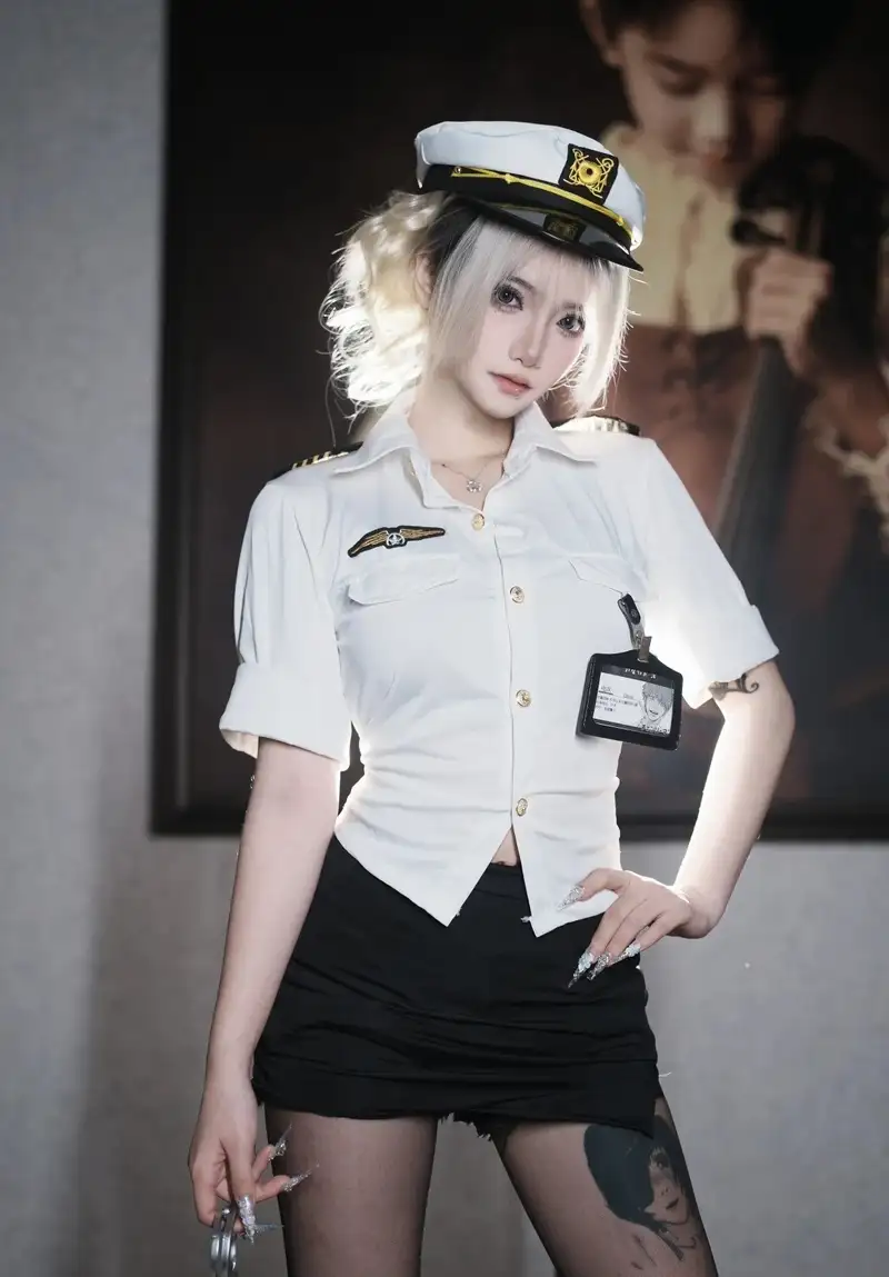 cosplay cảnh sát nghệ thuật đẹp mắt