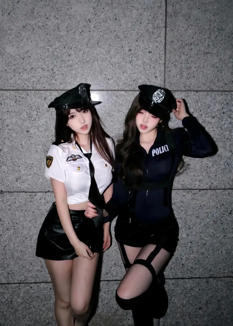 cosplay cảnh sát nữ mặc đồng phục đẹp