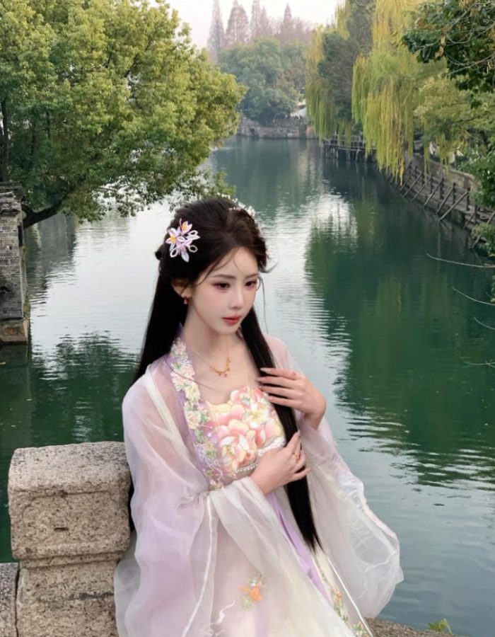 dáng vẻ thanh nhã ảnh gái xinh cổ trang