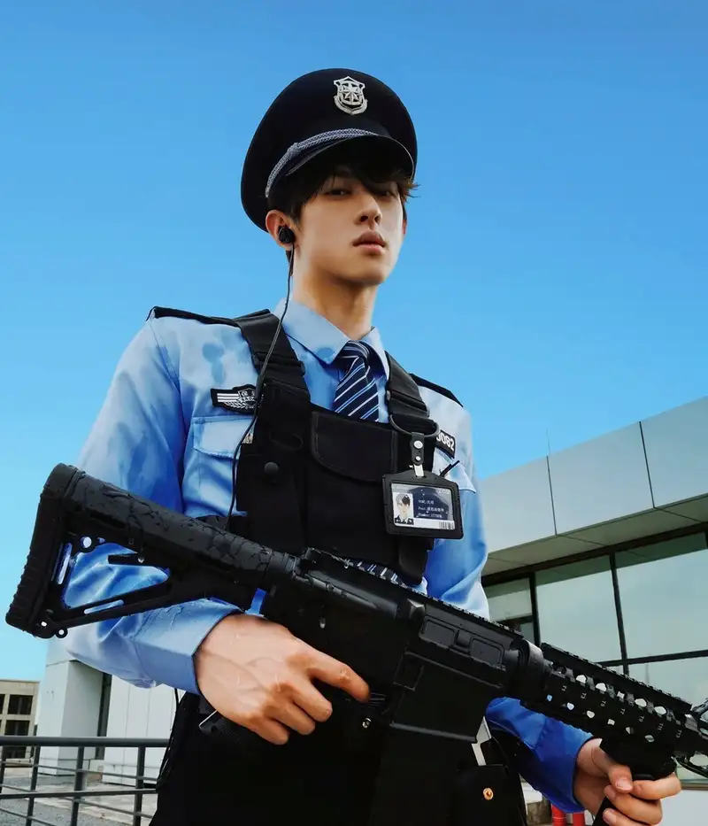 hình ảnh cosplay cảnh sát nữ xinh đẹp