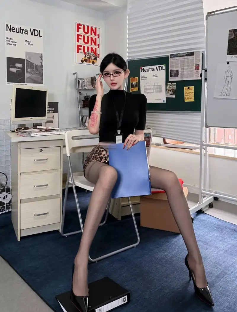 hình ảnh nữ thư ký cosplay cực đẹp