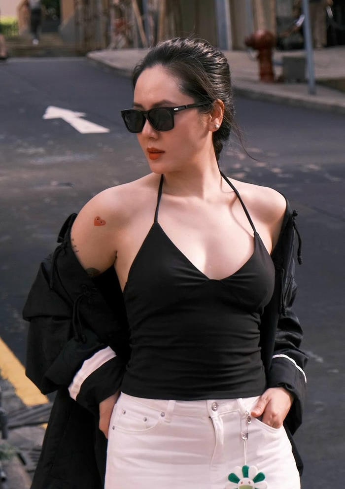 hình ảnh phương linh bikini không gian biển