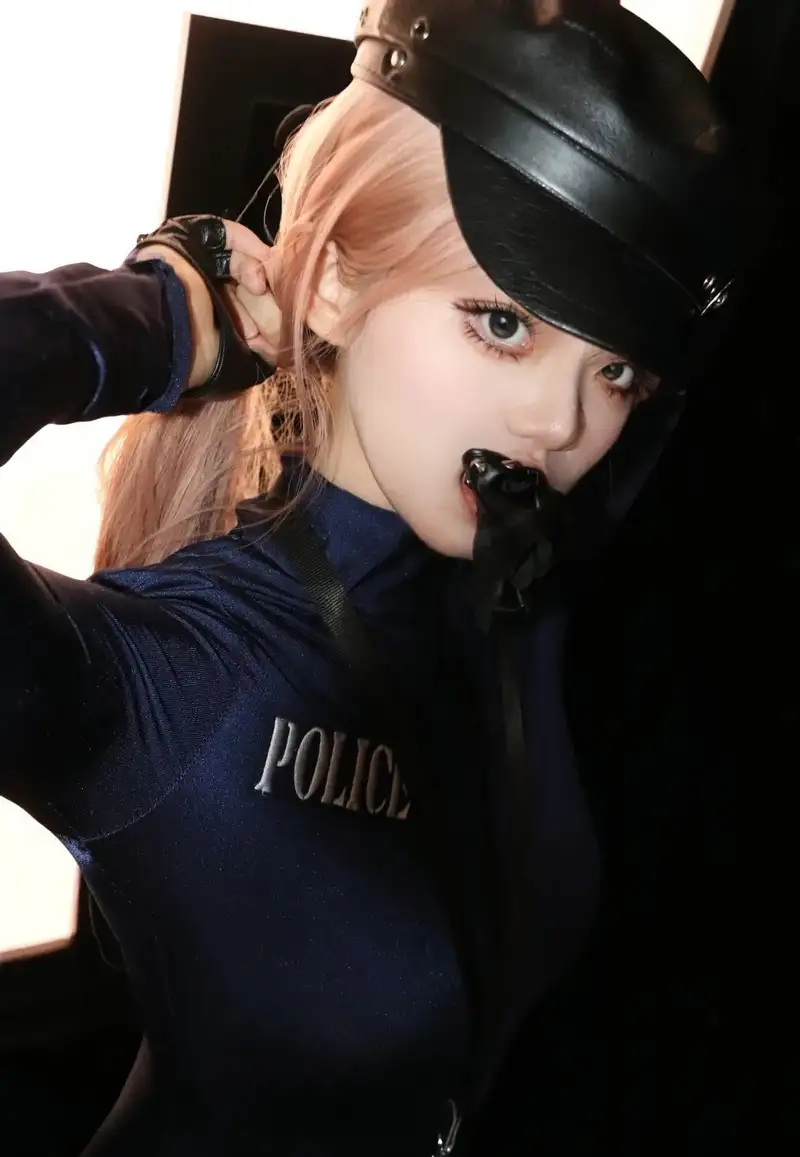hình cosplay cảnh sát chất lượng 4K