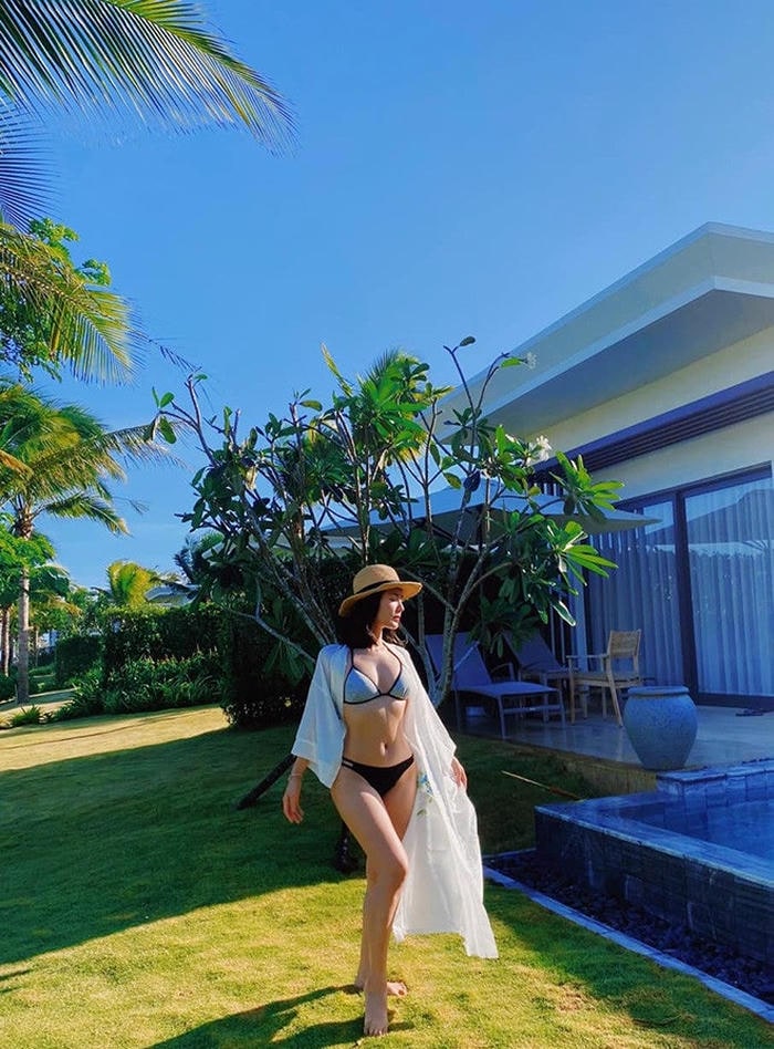 thân hình phương linh bikini hài hòa