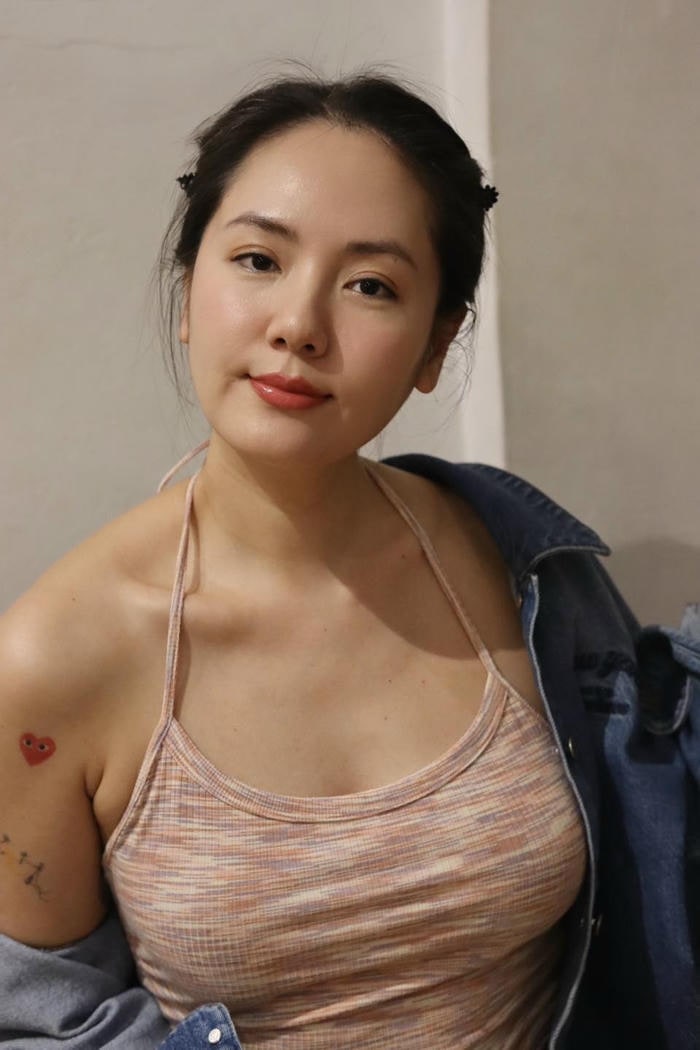 trang phục bikini phương linh ôm sát cơ thể