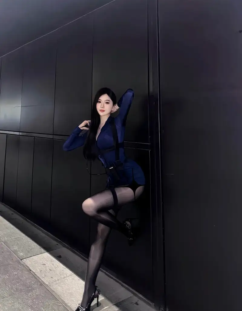 trang phục cosplay cảnh sát chuẩn đẹp