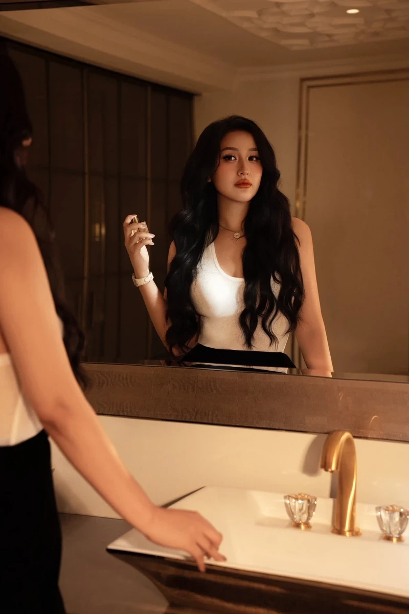 Ảnh Mai Phương Thuý bikini sexy quyến rũ nóng bỏng