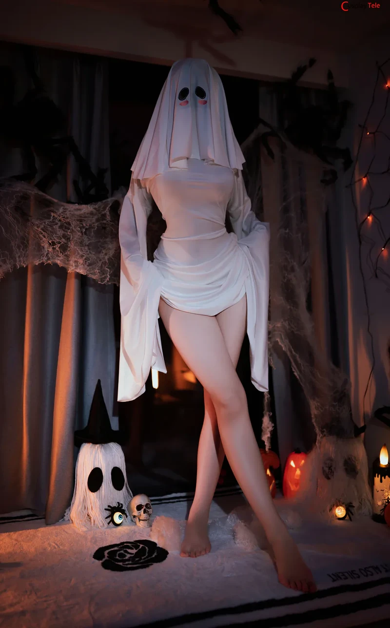 Ảnh cosplay ma nữ nóng bỏng khoe vòng 1 đầy đặn