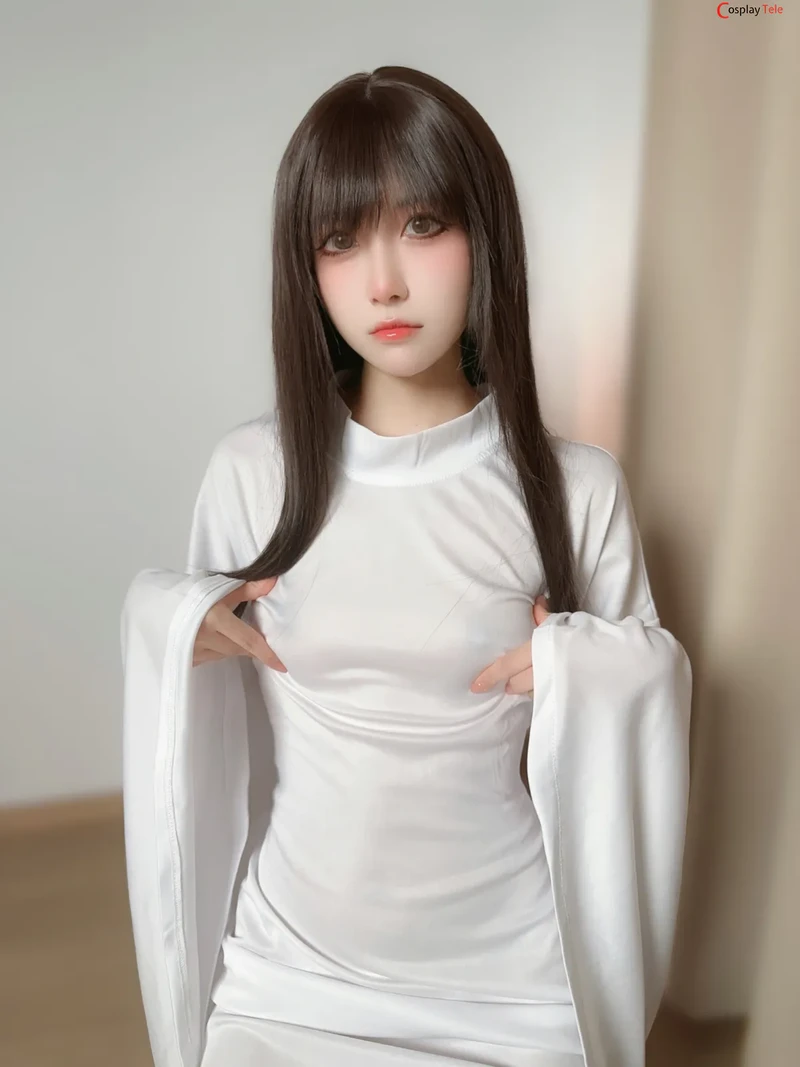 Cosplay ma nữ nóng bỏng cởi đồ khoe ngực to
