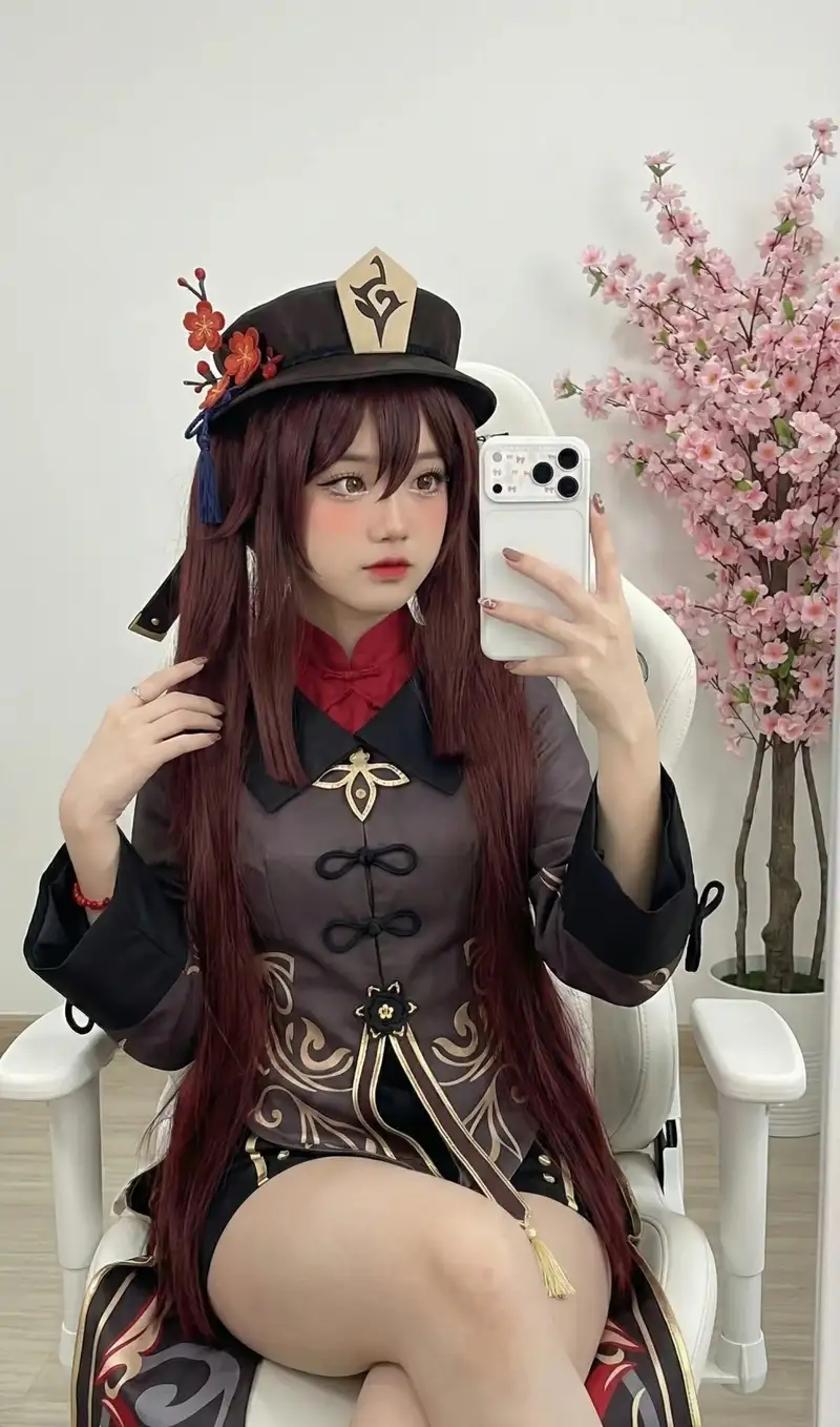 Ảnh Hu Tao cosplay đẹp với cách phối đồ tinh tế