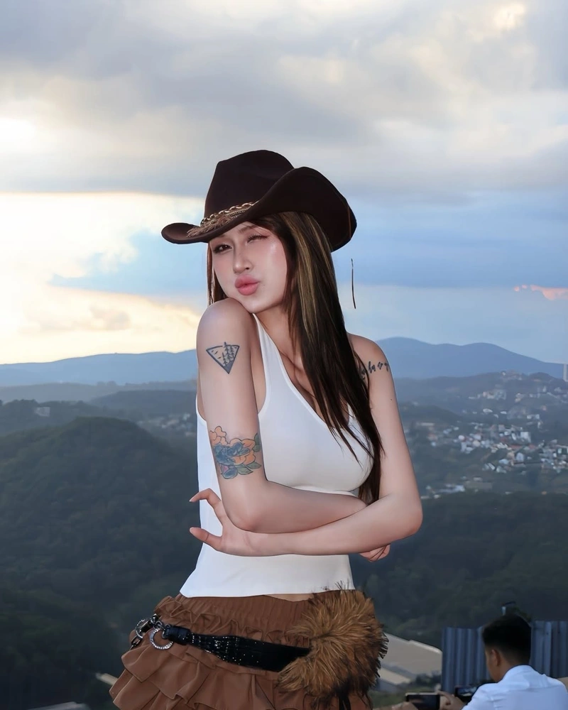 Ảnh DJ Vy Chila sexy cởi hết lộ hàng nóng bỏng