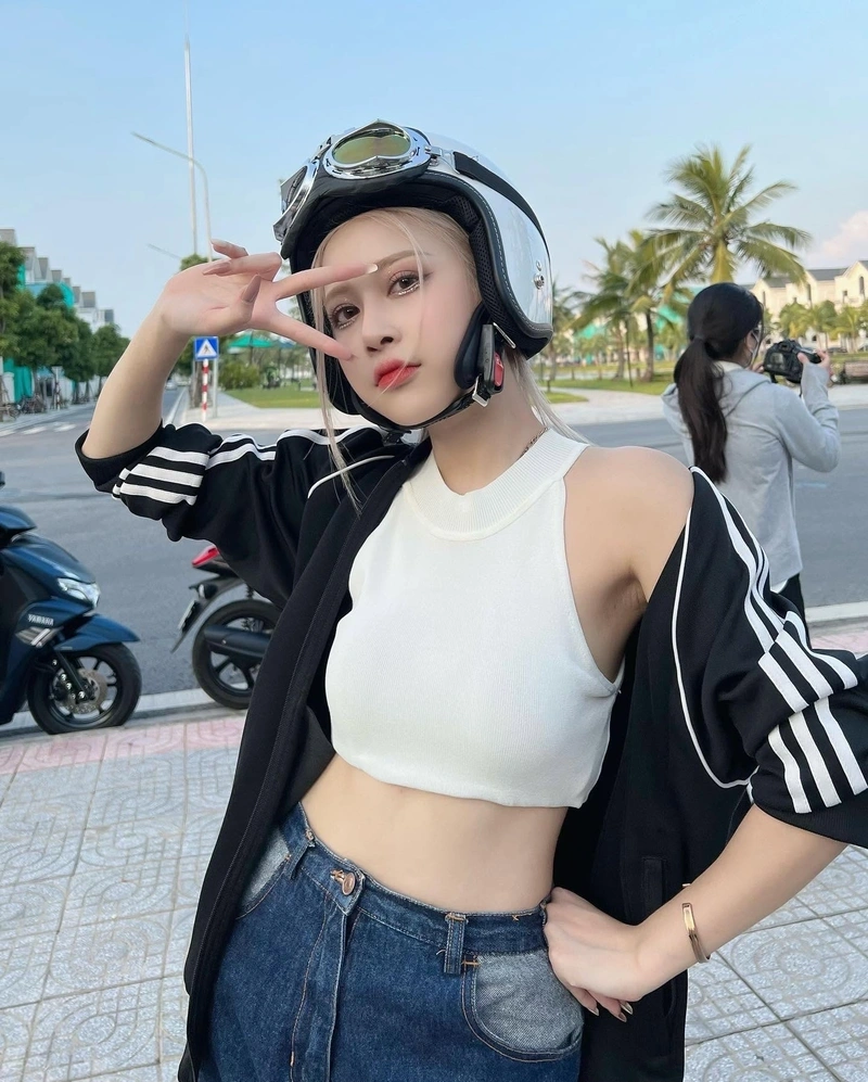 Ảnh Lê Huyền Diệu bikini 4K khoe mông tròn quyến rũ