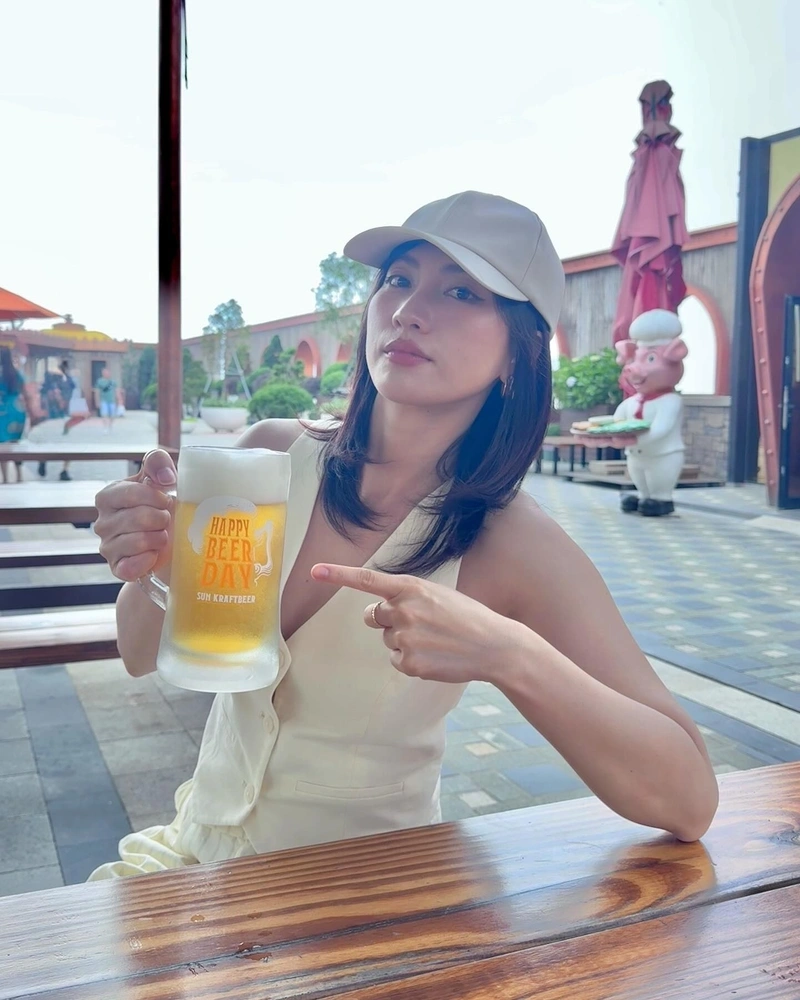Ảnh Phương Anh Đào bikini sexy khoe ngực to tròn