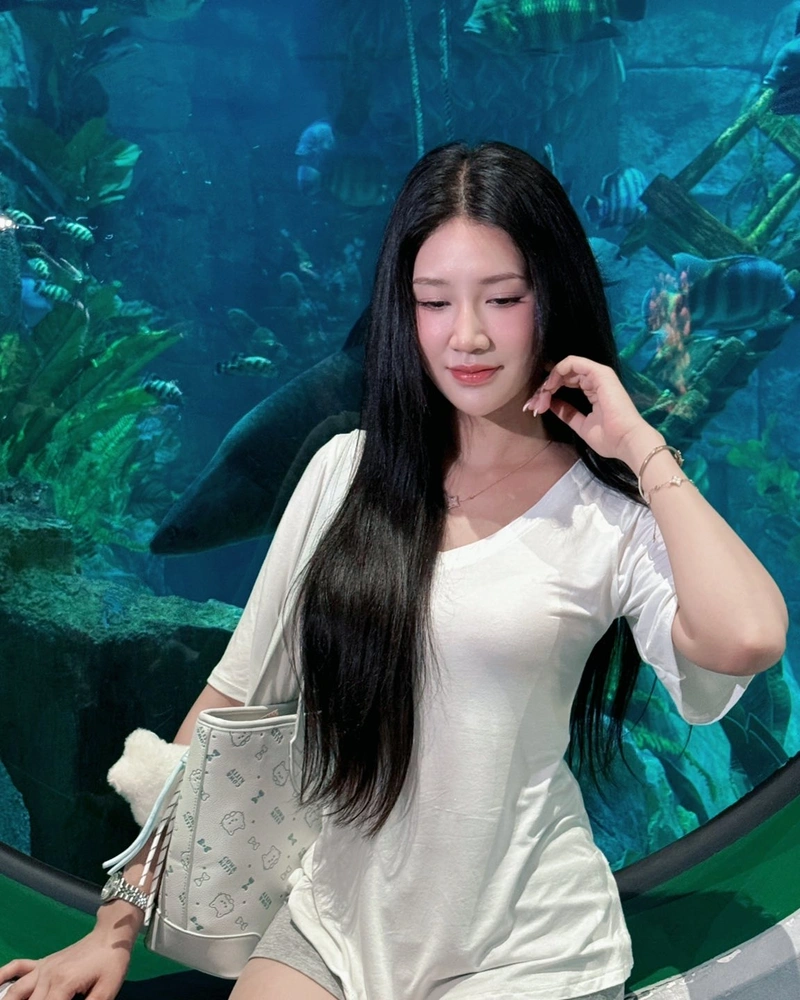 Ảnh Quỳnh Moon bikini cởi đồ cuốn hút