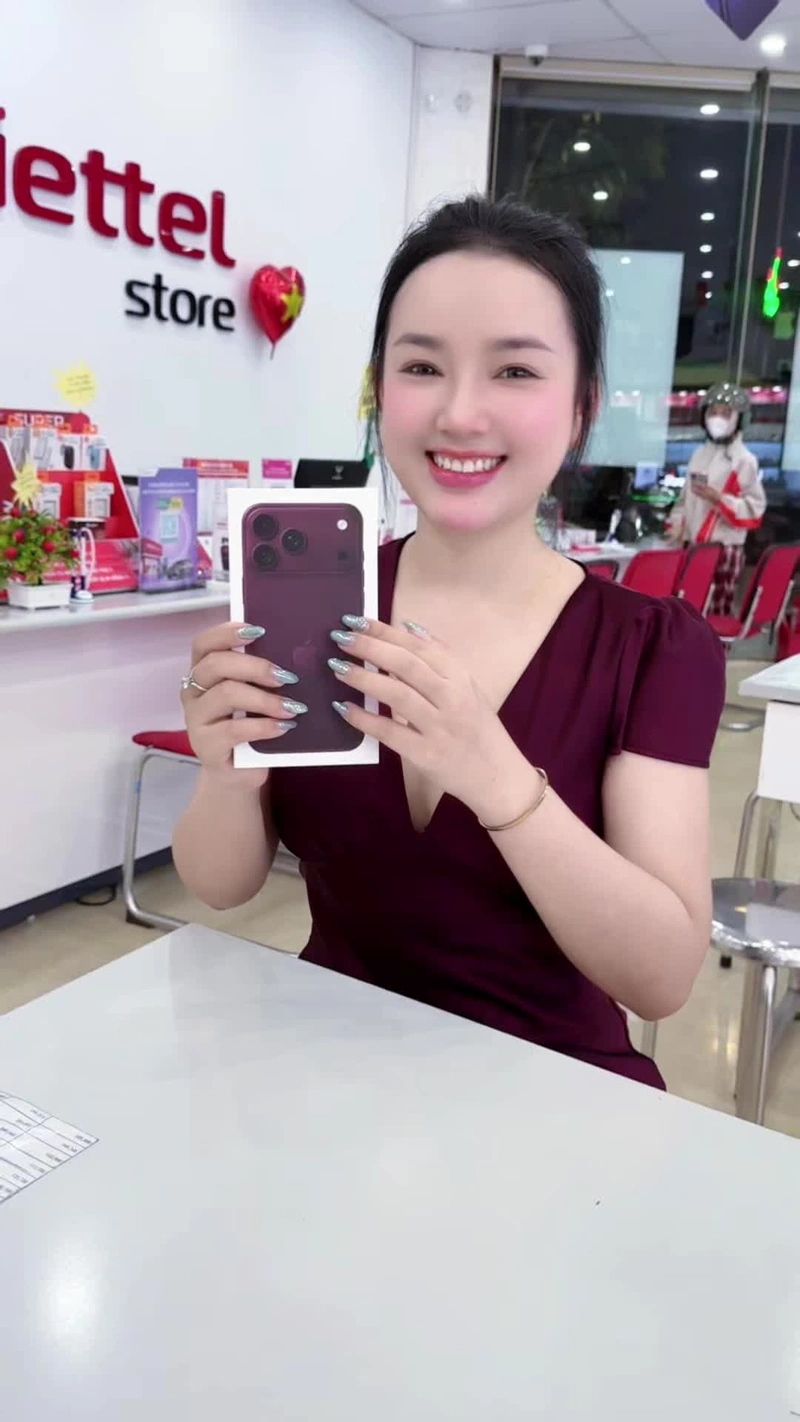 Ảnh TikToker Tống Khánh Linh sexy khoe dáng nóng bỏng