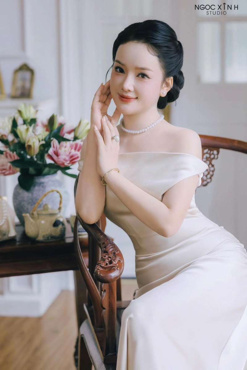 Ảnh TikToker Tống Khánh Linh sexy lộ hàng cuốn hút