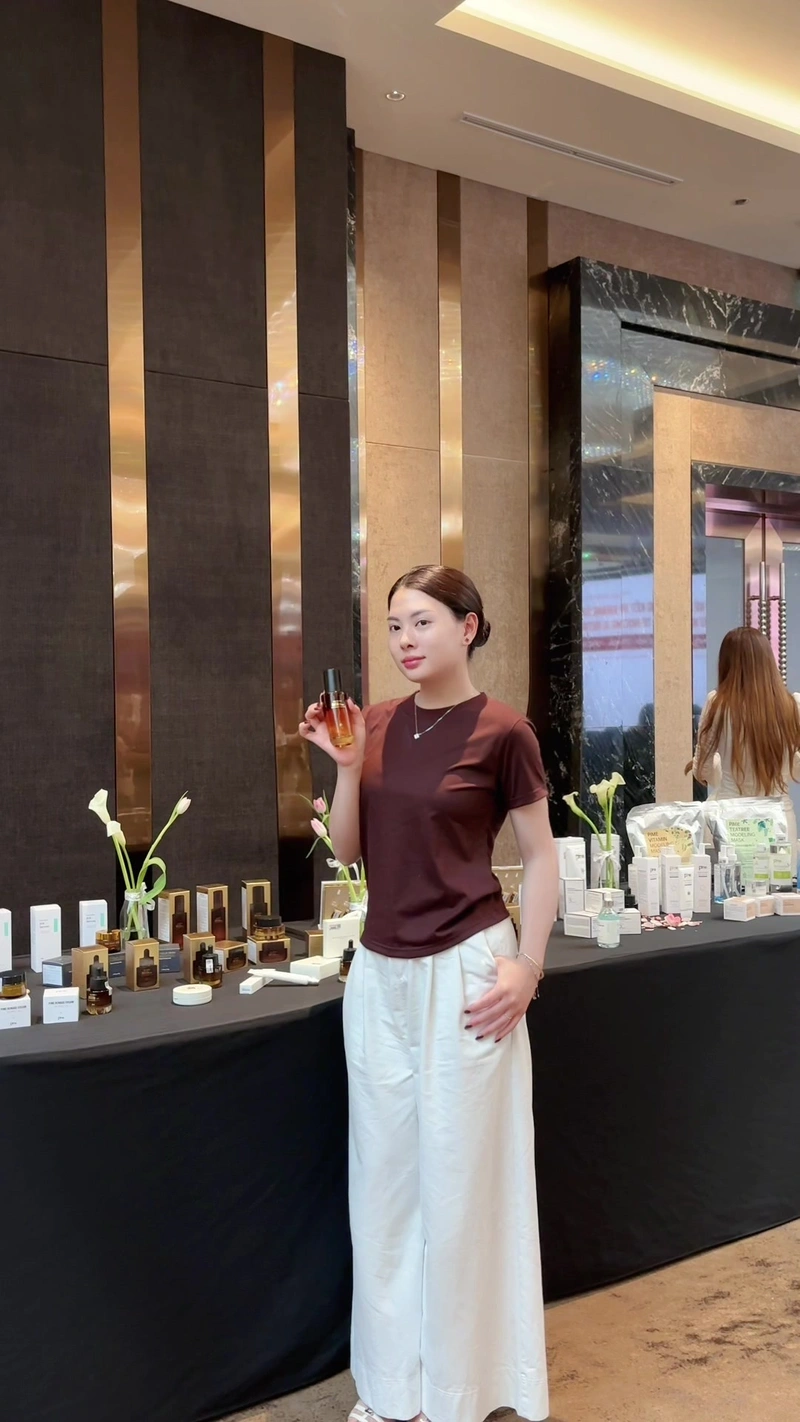 Ảnh Uyenbeu2006 vòng 1 to tròn khủng gợi cảm
