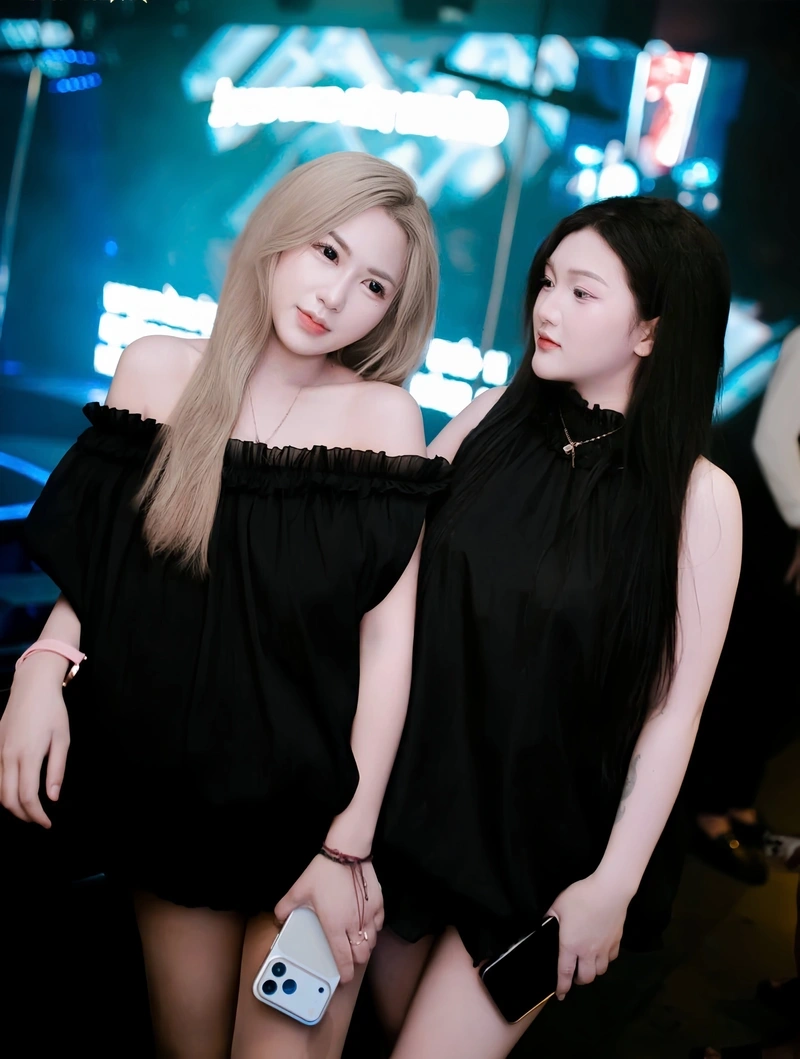 Ảnh gái karaoke quyến rũ kiêu sa