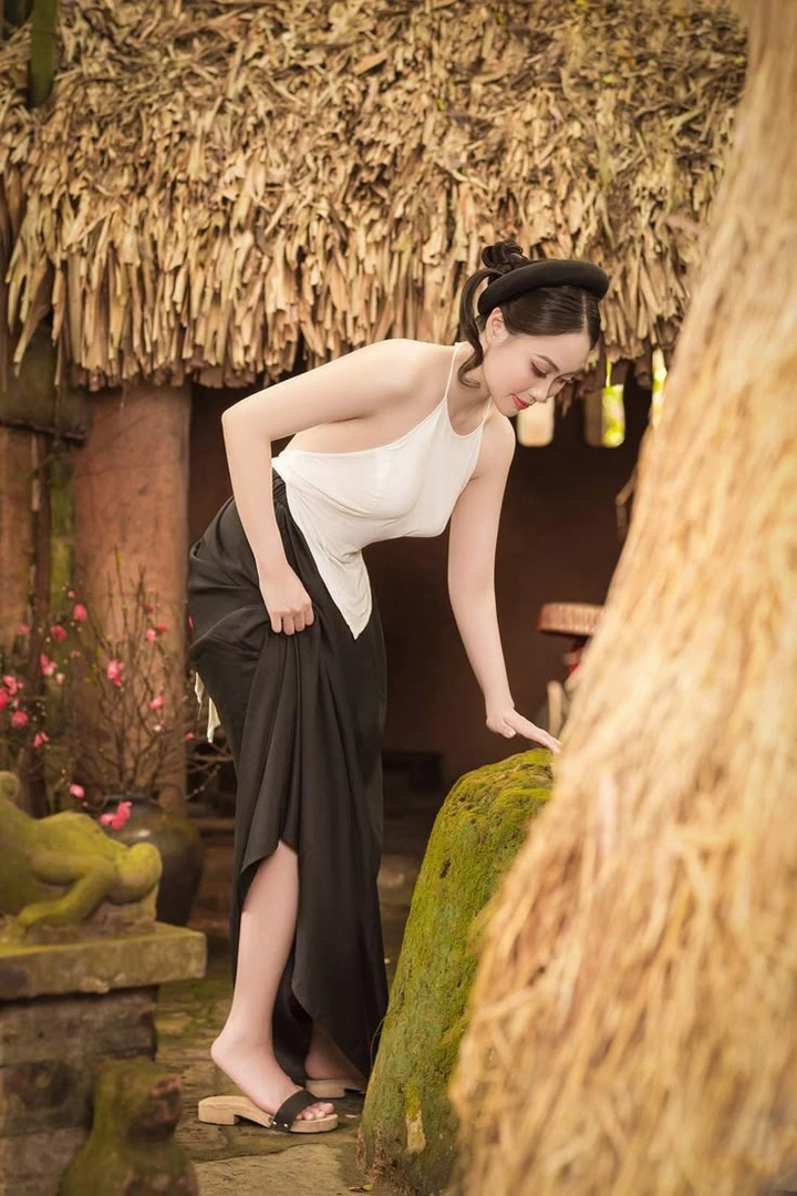 Ảnh gái mặc áo yếm xinh đẹp thướt tha