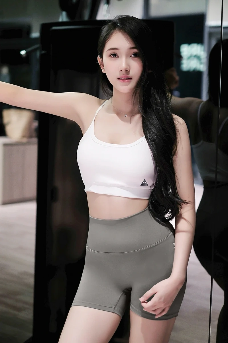 Ảnh gái xinh mặc legging nữ tính thanh lịch