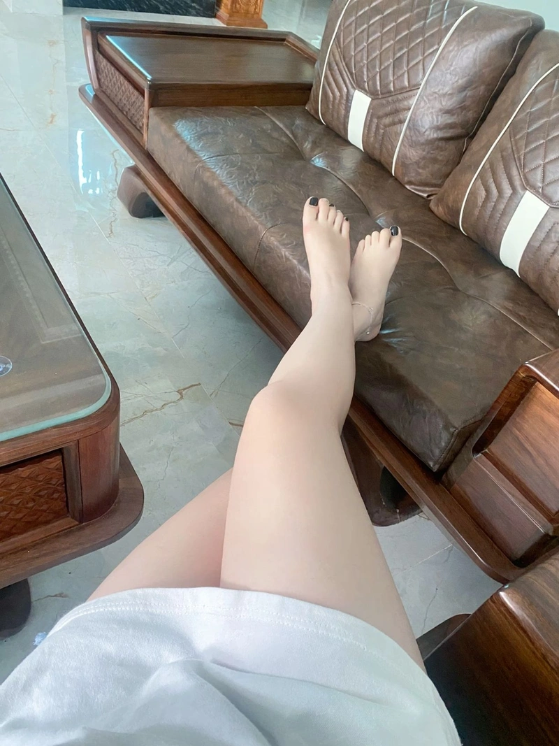 Ảnh đùi gái xinh thanh mảnh quyến rũ
