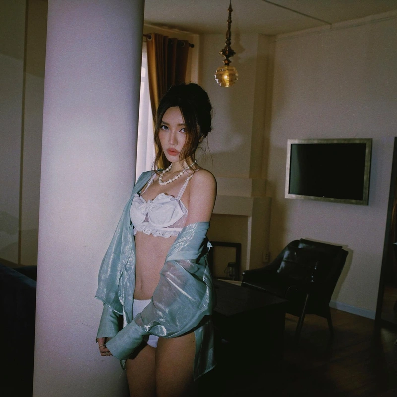 Bích Phương mặc bikini sexy hút hồn siêu phẩm