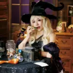 Cosplay phù thủy fantasy với thiết kế trang phục lạ mắt