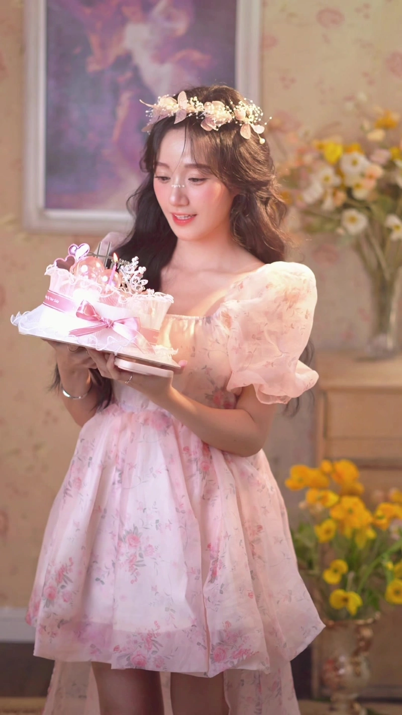 Đào Lê Phương Hoa vòng ba đít tròn nóng bỏng 2K