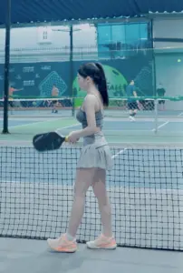 Gái xinh chơi pickleball duyên dáng