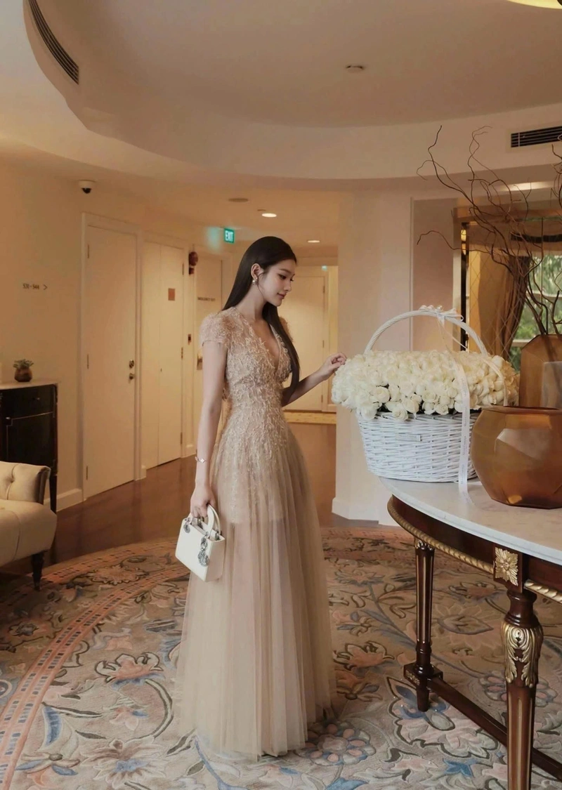Gái xinh váy lưới show hàng cực phẩm 4K