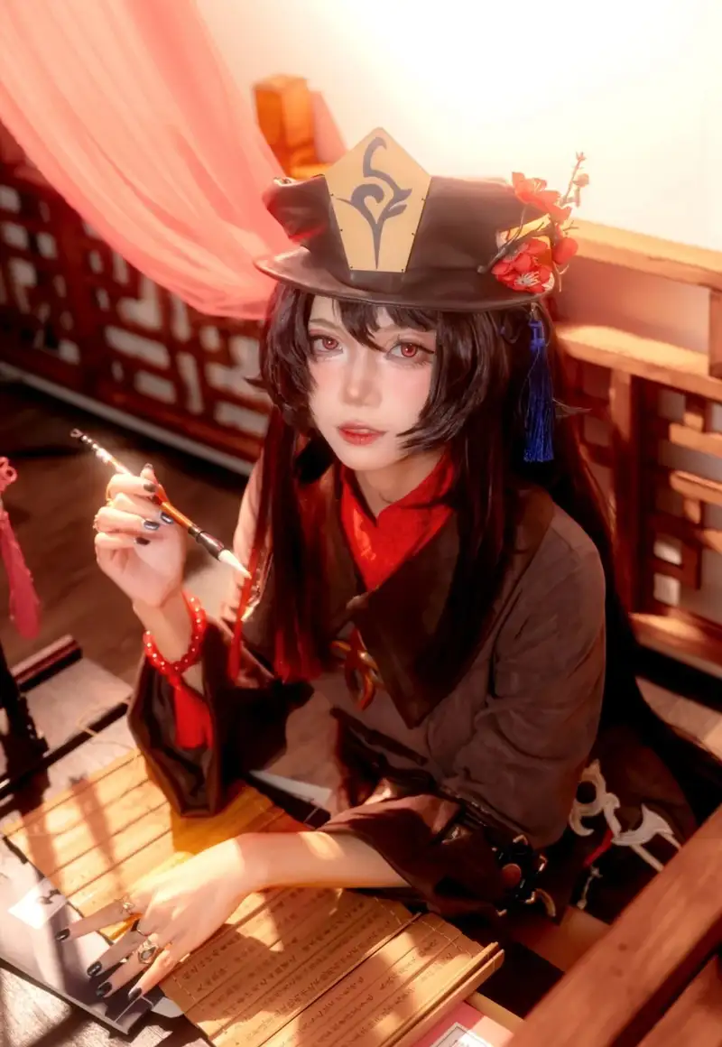 Hình ảnh đẹp Hutao cosplay theo phong cách nguyên tác