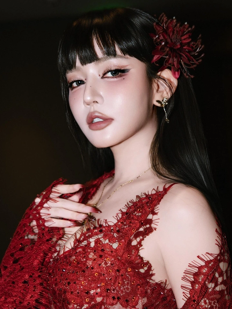 Hình Bích Phương cởi đồ bikini nóng bỏng full HD