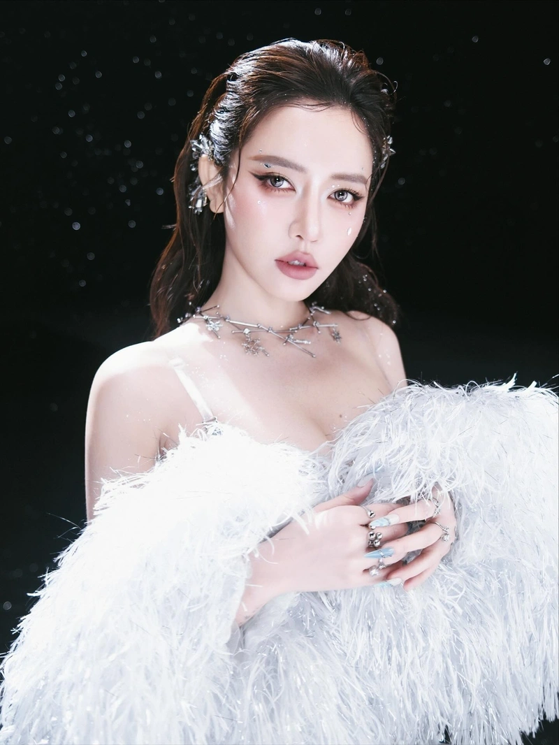 Hình Bích Phương lột đồ bikini không che 4K